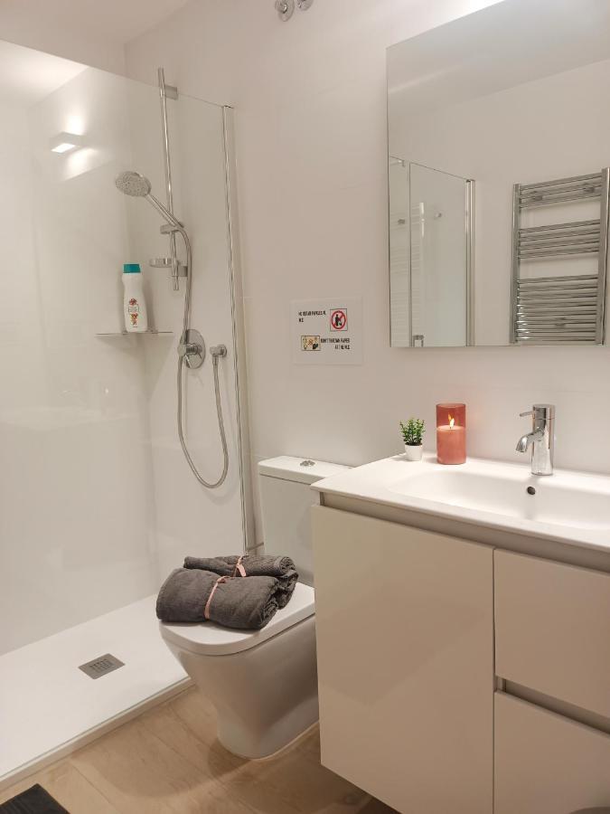 By Plaza Universidad Rooms 巴塞罗那 外观 照片