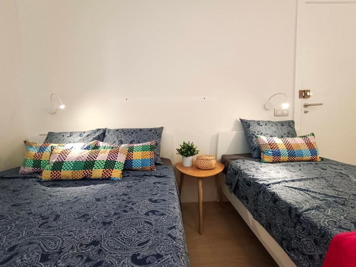 By Plaza Universidad Rooms 巴塞罗那 外观 照片